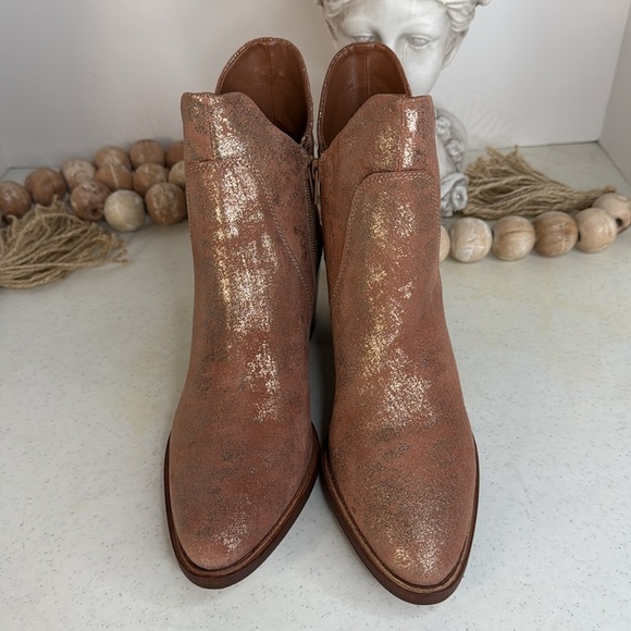 Seychelles Women's Pretty Little Bird Fashion Boots Sz 9 Rose Gold - Picture 3 of 13